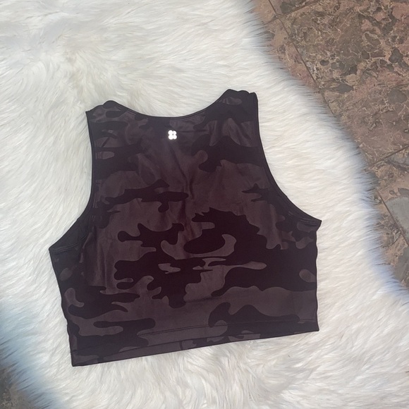 Sweaty Betty Camo Crop Sports Top - Picture 3 of 6